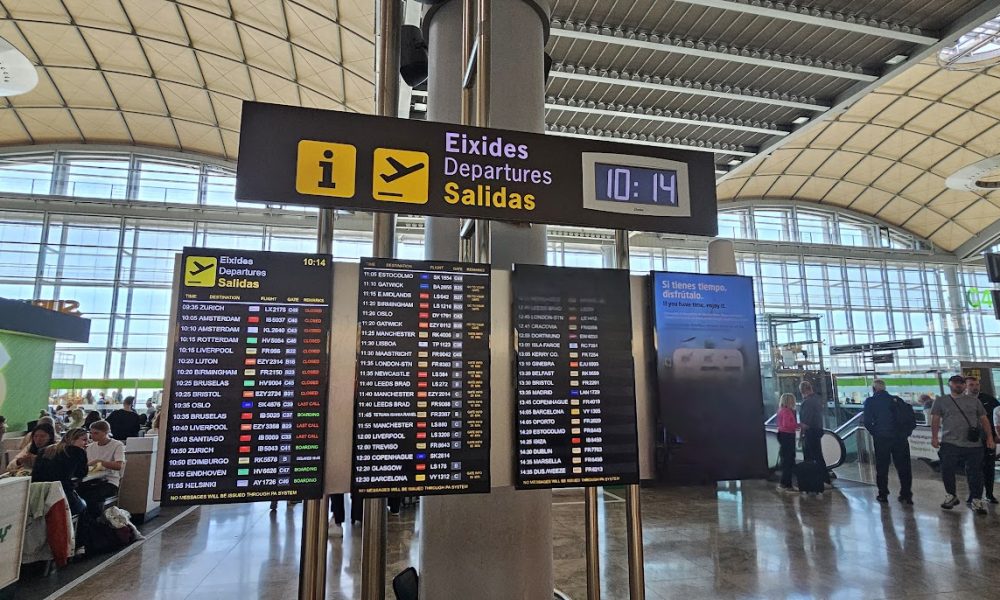 Alicante Airport Departure Boards