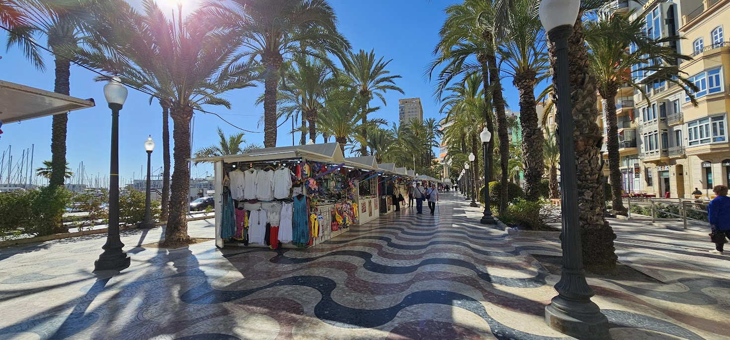 Alicante Hippie Market