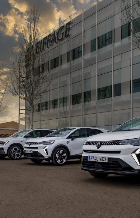 Renault delivers a fleet of 700 E-Tech full hybrid vehicles