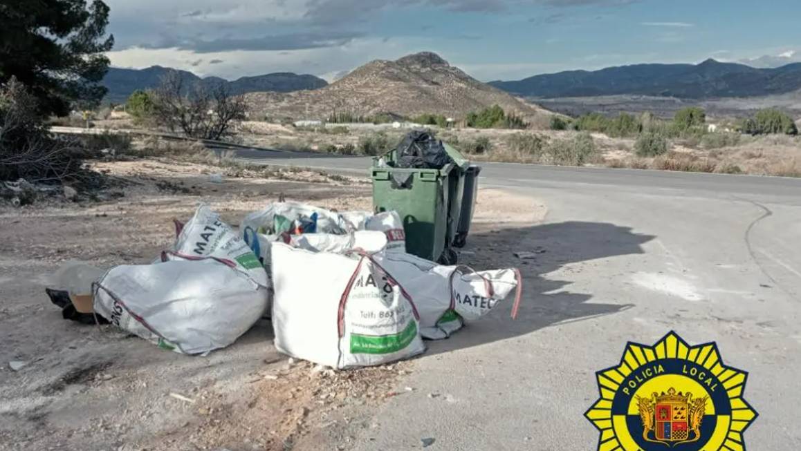 Novelda Local Police Rubbish Dumping