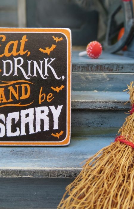 Spooky Spectacles and Sunshine on the Costa Blanca This Halloween Weekend! Eat Drink and be scary signage