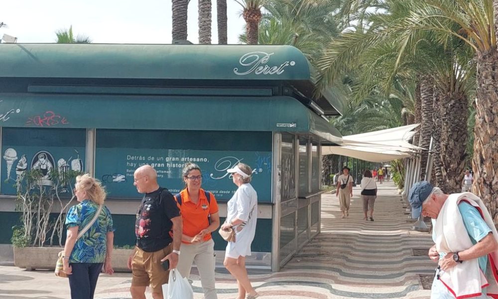 Six companies apply for the contract for the ice cream parlour on the Alicante Esplanade