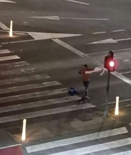 Man arrested in Benidorm after getting into a fight with a traffic light