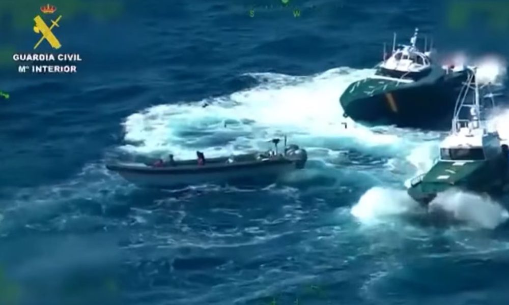 Guardia Civil seizes 1,700 kilos of hashish after a high-speed chase
