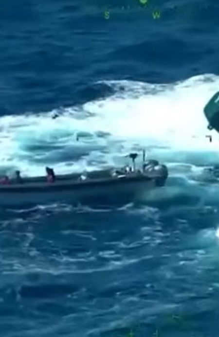 Guardia Civil seizes 1,700 kilos of hashish after a high-speed chase