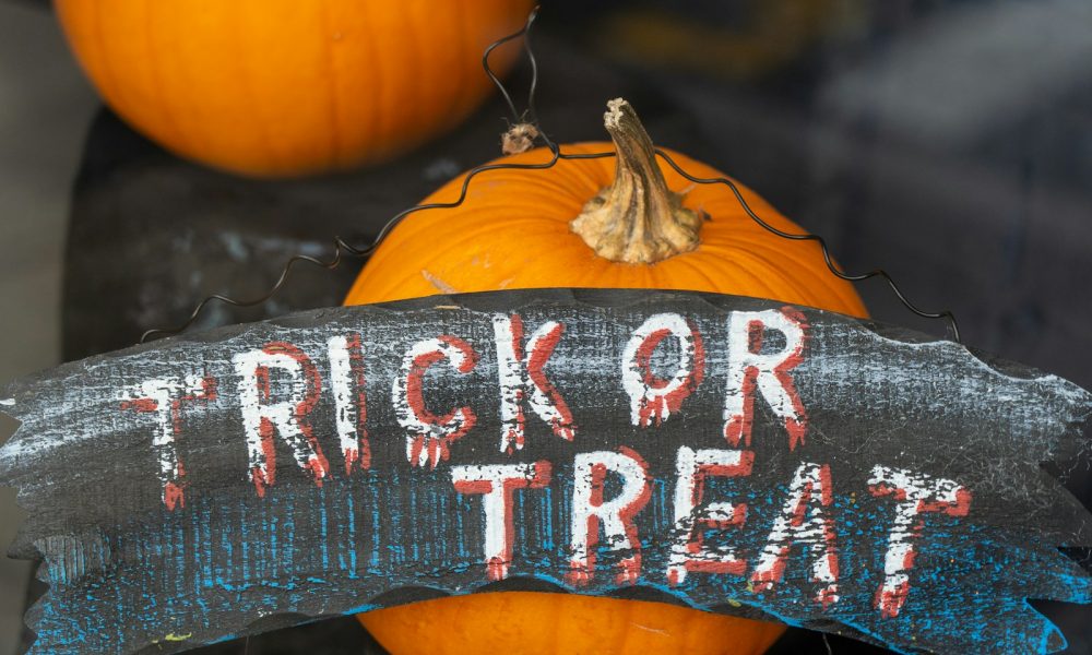Expats Embrace Spooky Season in the Spanish Sun text