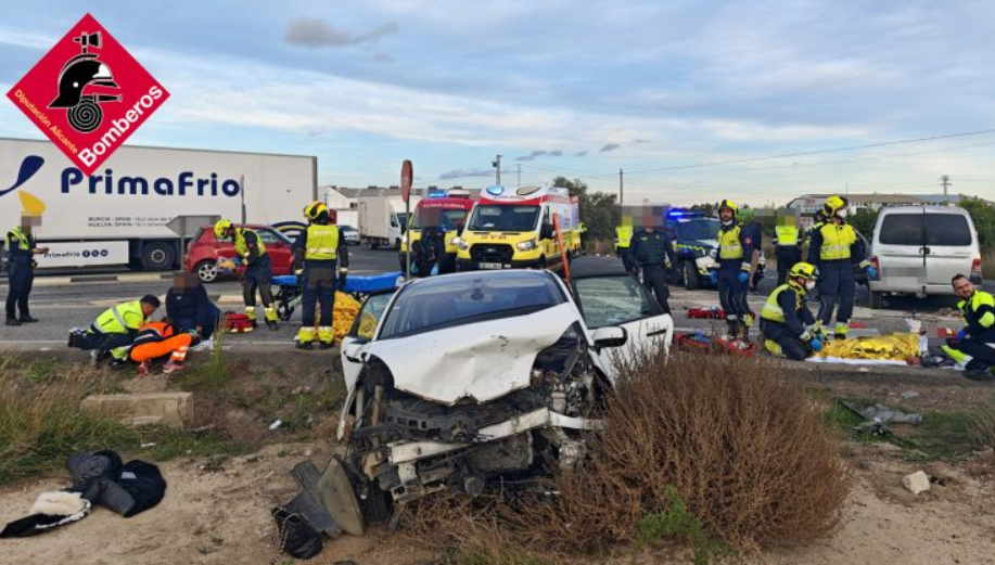 Alicante Fire Brigade Cox N340 car crash