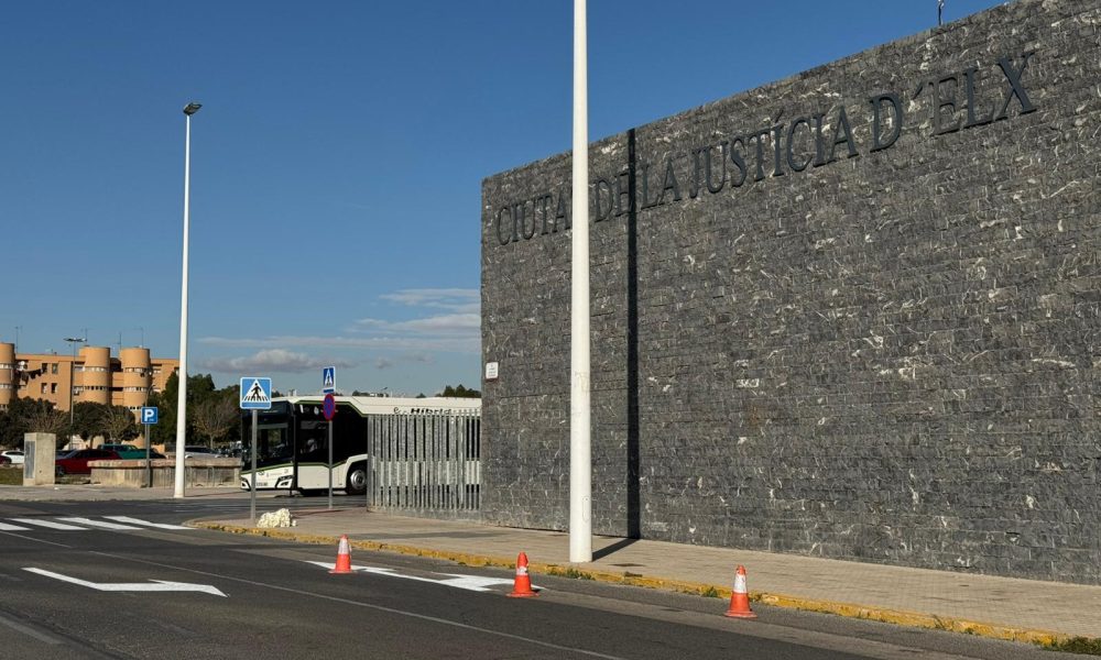 Elche road sign improvements