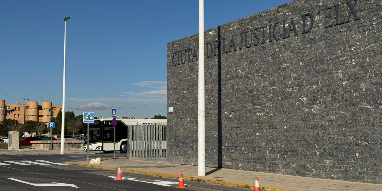 Elche road sign improvements