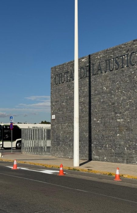Elche road sign improvements