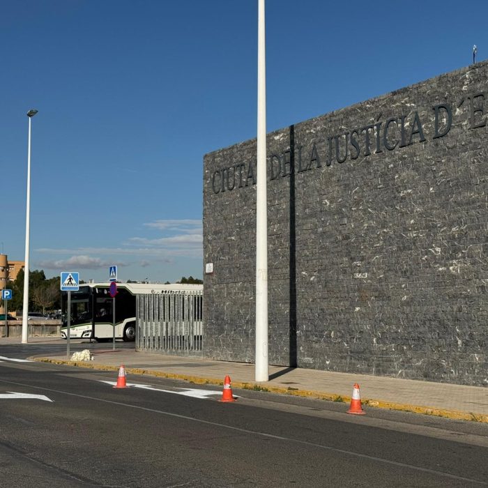 Elche road sign improvements