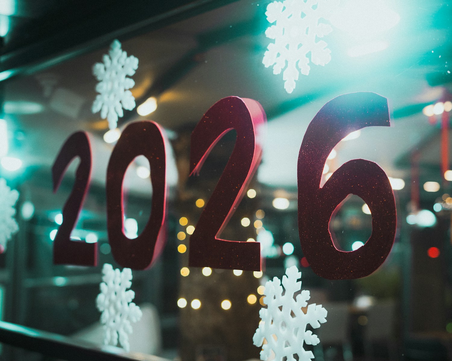 New Years Eve Event in Guardamar Red 2026 numbers with snowflakes on window