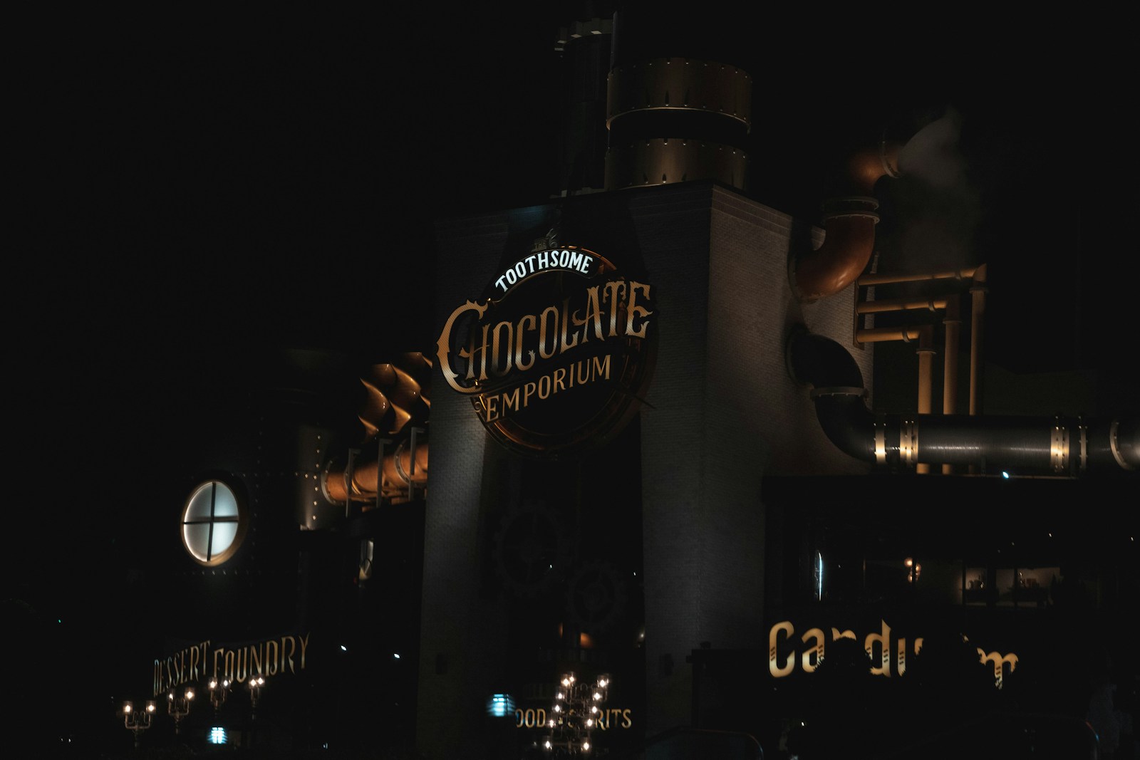 Escape Room Charlie and the Chocolate Factory in Orihuela black and white UNKs coffee shop