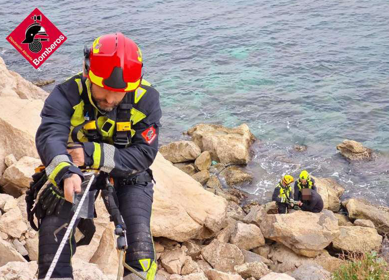 Alicante Fire Brigade Finestrat Cove rescue