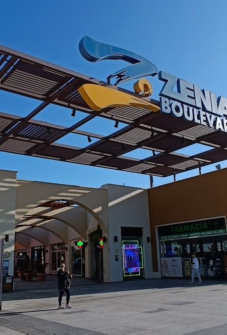 Zenia Boulvard
