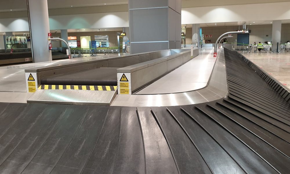 airport baggage reclaim